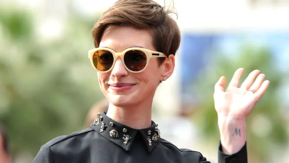 Anne Hathaway – Apariţia fără chiloţi o va costa Oscarul?