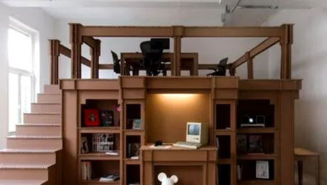 Biroul „de criza” este construit 100% din carton (POZE si VIDEO)