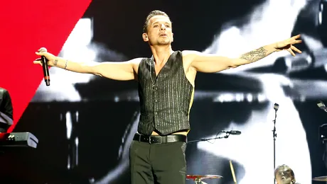 Depeche Mode lansează un album live cu înregistrări realizate într-un bordel