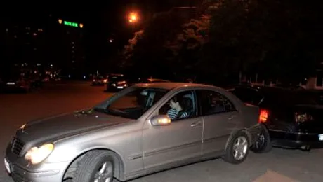 Ramona Gabor a lovit masina unui paparazzo