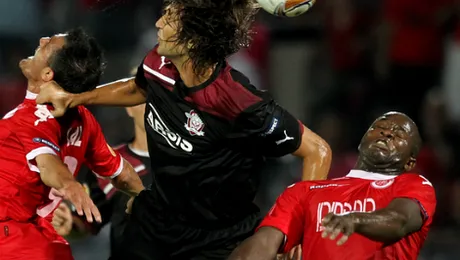 Hapoel Tel Aviv – Rapid: 0-1, Lazio – FC Vaslui: 2-2 si Steaua – Schalke 04: 0-0, in Europa League