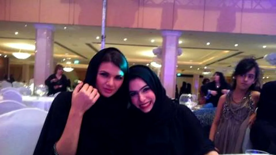 Ramona Gabor poartă vălul islamic, în Dubai