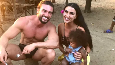 Paula Chirilă ia lecţii de parenting de la triburile din Madagascar: ”Când o să ajung acasă, o să îi dau mai multă libertate Carlei”