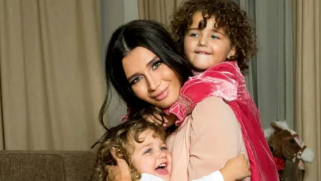 Elena Băsescu, imagini adorabile alături de Sofia şi Traian Junior