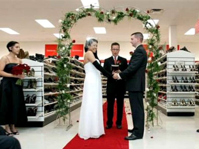 Au făcut nunta la magazin