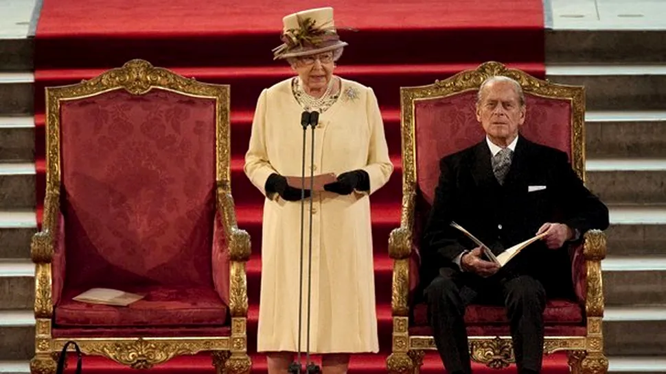 Regina Elisabeta a II-a, discurs de Crăciun difuzat în 3D