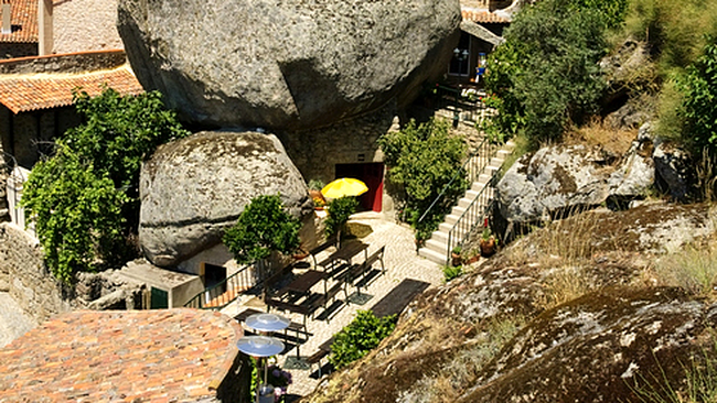 Satul Monsanto, Portugalia