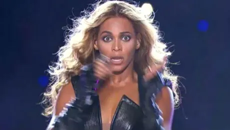 Inimaginabil! Beyonce s-a aruncat în gol de pe o clădire! VIDEO