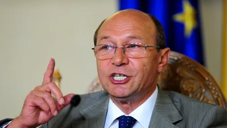 Basescu ii critica pe cei care au anuntat mariri salariale in 2011