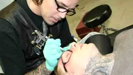 Top 10: Cei mai ciudați ochelari din lume (Poze)