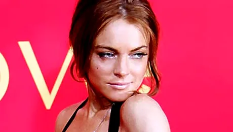 Lindsay Lohan slabeste si cheleste (Poze)