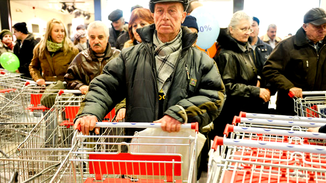 Isterie a fost si la deschiderea celui mai mare mall din Romania, Sun Plaza