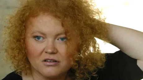 Motivul pentru care Narcisa Suciu şi-a pierdut podoaba capilară. Cântăreaţa rupe tăcerea!