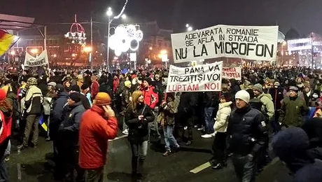 Protest în Piața Universității. Traficul este blocat în centrul Capitalei