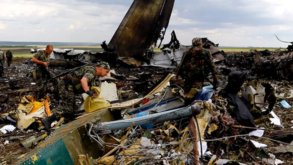 Un avion malaysian cu 298 de persoane la bord, doborât de o rachetă sol-aer în Ucraina