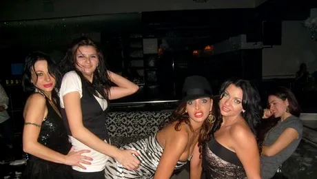 Ramona Gabor, show erotic intr-un club!