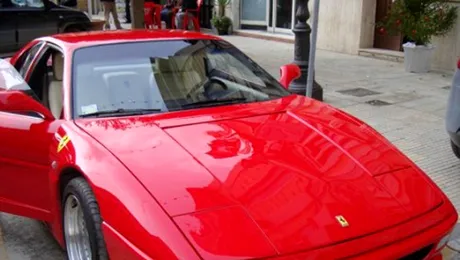 Dat in judecata pentru ca a transformat un Pontiac intr-un Ferrari