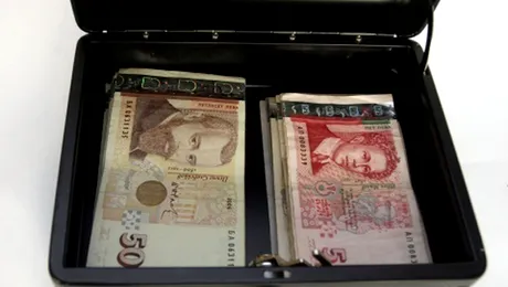 Bulgarii își achită împrumuturile în avans, de teamă că își vor pierde slujbele