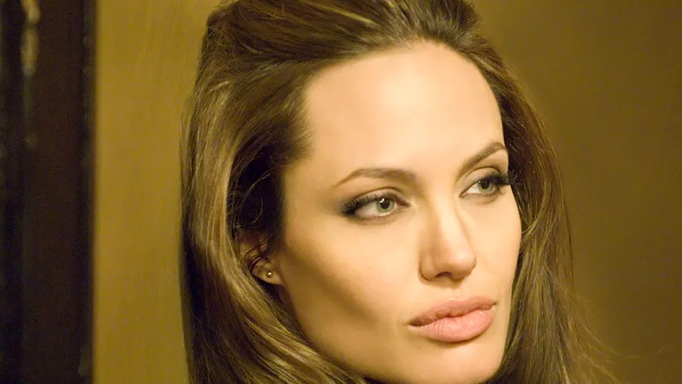 Angelina Jolie nu are voie sa filmeze in Bosnia