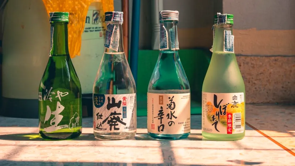 Fie o iubești, fie o... adori! Sake, băutură „plecată” din Japonia către fanii din lumea întreagă