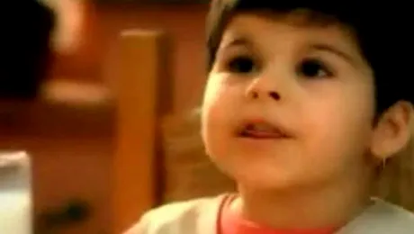 Cum arată acum fetiţa din reclama la salam săsesc!