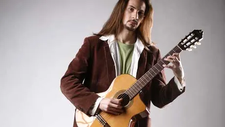 Alec Sandor: Acorduri elegante pentru Unplugged-ul Apropo.ro!