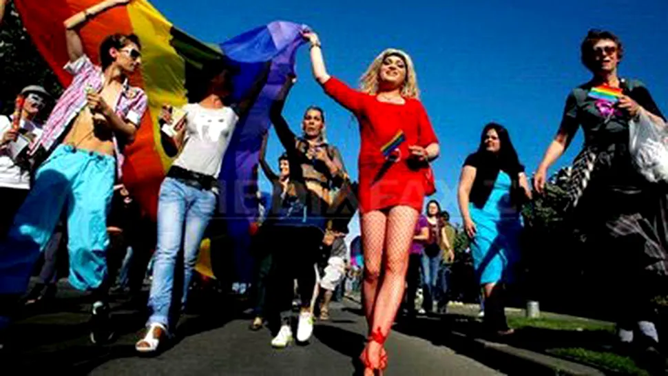 Parada GayFest si marsul Noua Dreapta, sprijinite de jandarmi