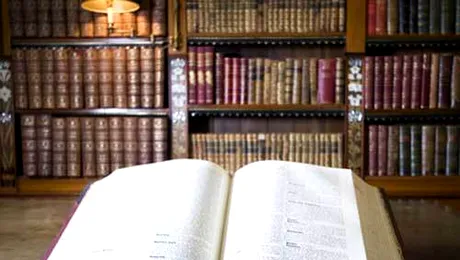 Carte rara de la 1740 cu sfaturi pentru virgine, sotii si vaduve