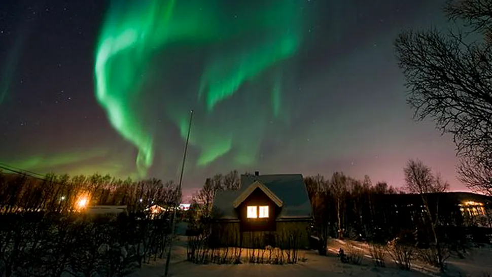 Imagini fenomenale cu prima Aurora Boreala din 2011