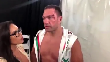 VIDEO: Gestul controversat făcut de un pugilist în timpul unui interviu