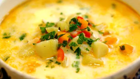 Rețete ciorbă de pui a la grec: 11 rețete ciorbă de pui a la grec