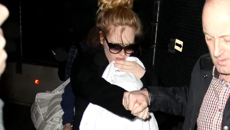 Adele nu vrea să-şi arate bebeluşul