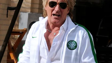 Rod Stewart a obținut ilegal carnetul de conducere