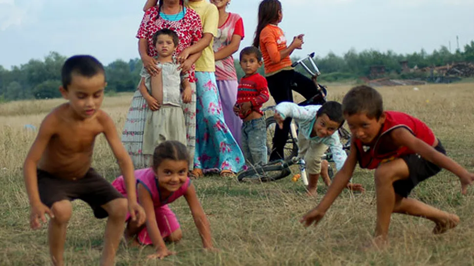 Franta: Romii au blocat un pod, in semn de protest