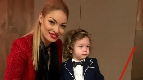 Ce poze sexy îi trimite Valentina Pelinel lui Cristi Borcea! Click să le vezi necenzurate