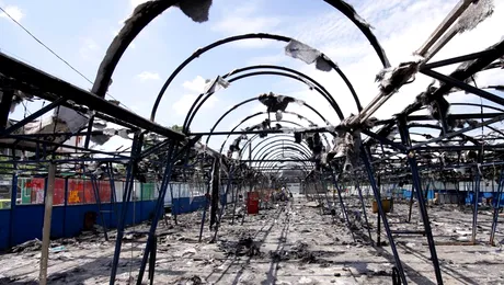 POZA ZILEI: Ce-a ramas dupa incendiul din Piata Crangasi