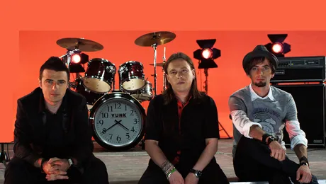 Trupa Vunk sarbatoreste prin munca