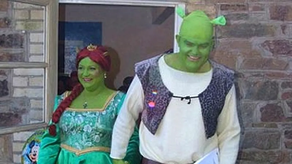 S-au casatorit deghizati in personajele Shrek si Fiona (Poze)